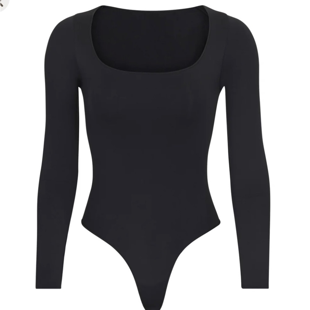 SKIMS - Black Essential Long Sleeve Scoop Neck Bodysuit, large